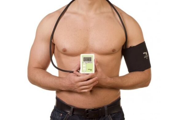 asinsspiediena kontrole hipertensijas gadījumā
